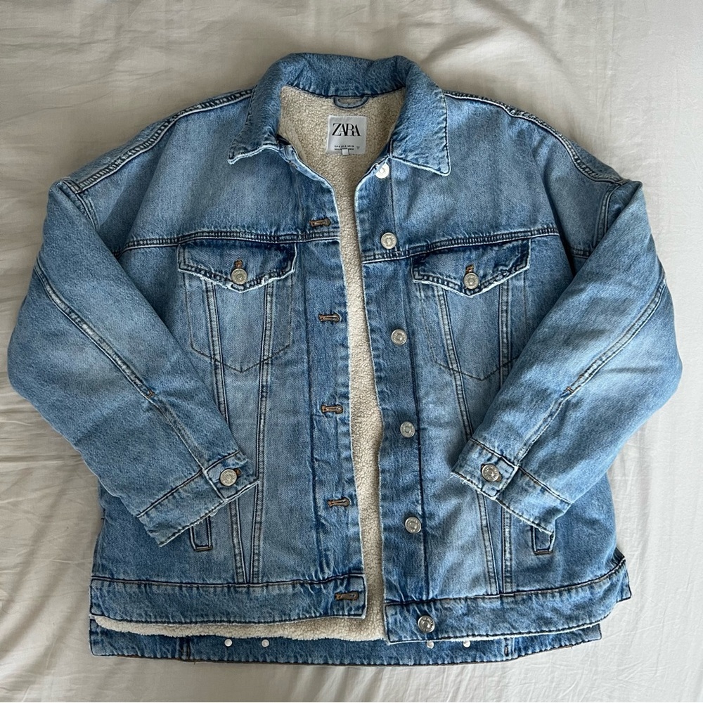 Zara denim/jean jacket with sherpa lining S